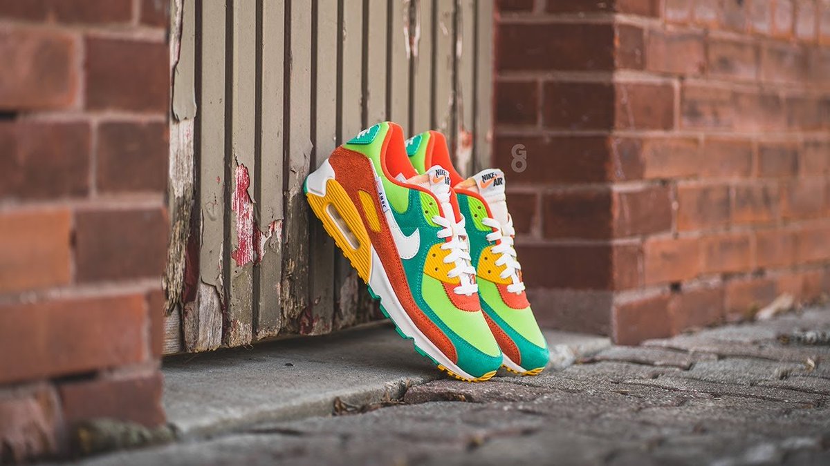 Let's see who can guess the famous inspirations behind 3 upcoming Superlative customs based on the kicks they'll be wearing...

First person to guess all 3 right gets a Freeverse custom!

(These 3 Superlative winners excluded since y'all know at least 1 of the answers.)

#tezos