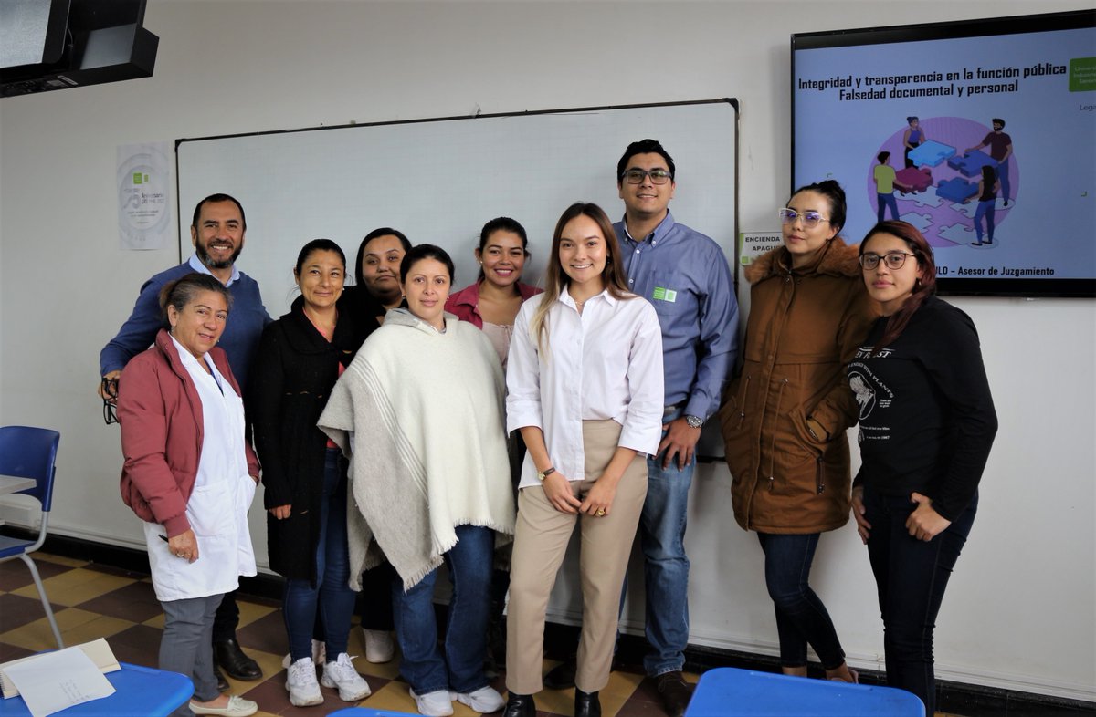 UISsedeMalaga's tweet photo. Funcionarios @UISsedeMalaga participaron en la jornada anticorrupción “Integridad y transparencia en la función pública. Falsedad documental y personal", orientada por Carlos Alberto Villarreal Angulo, Asesor de Juzgamiento UIS.
#Formación #TalentoHumanoUIS #Anticorrupción https://t.co/mxDtZNtLmG
