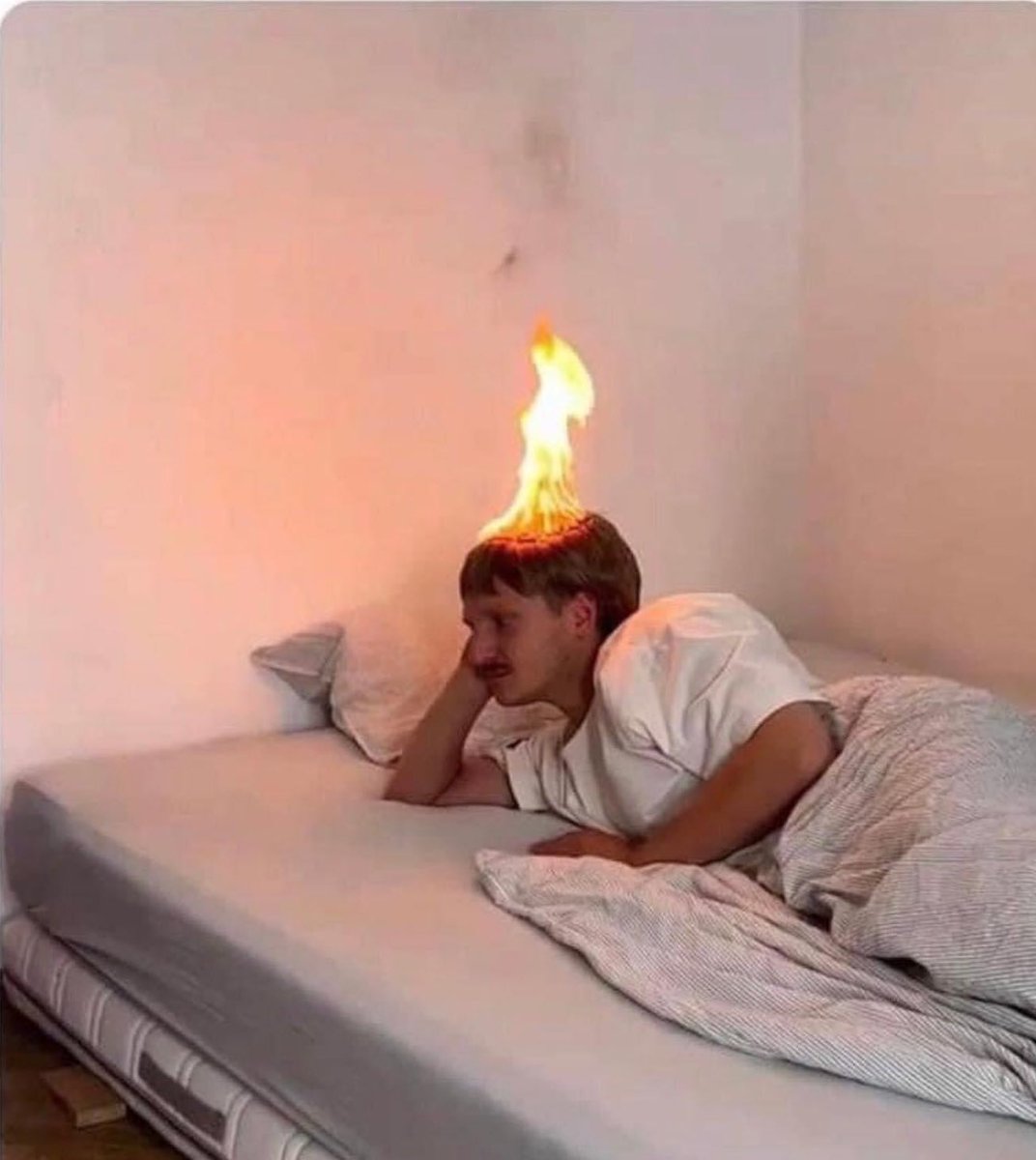 Flantasma1's tweet photo. “No pienses más en el tema”
Yo: https://t.co/Ik175YfqVT