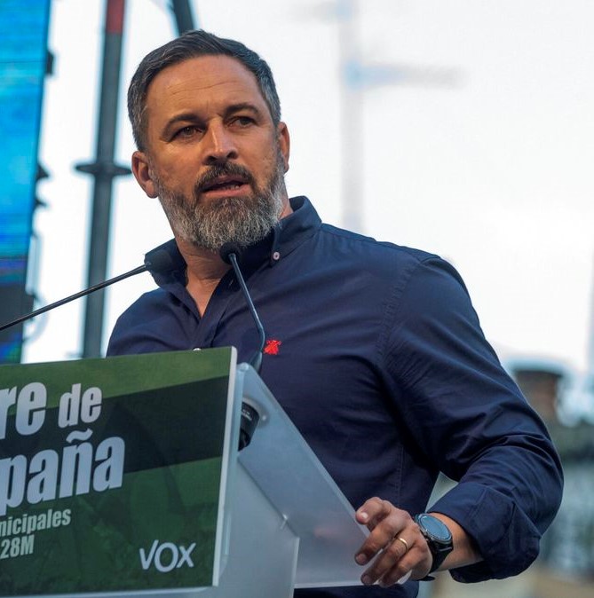 A 2 meses de las elecciones generales...

¿Cuál de los dos prefieres como presidente del Gobierno?

❤️ Alberto Nuñez Feijóo
🔄 Santiago Abascal Conde