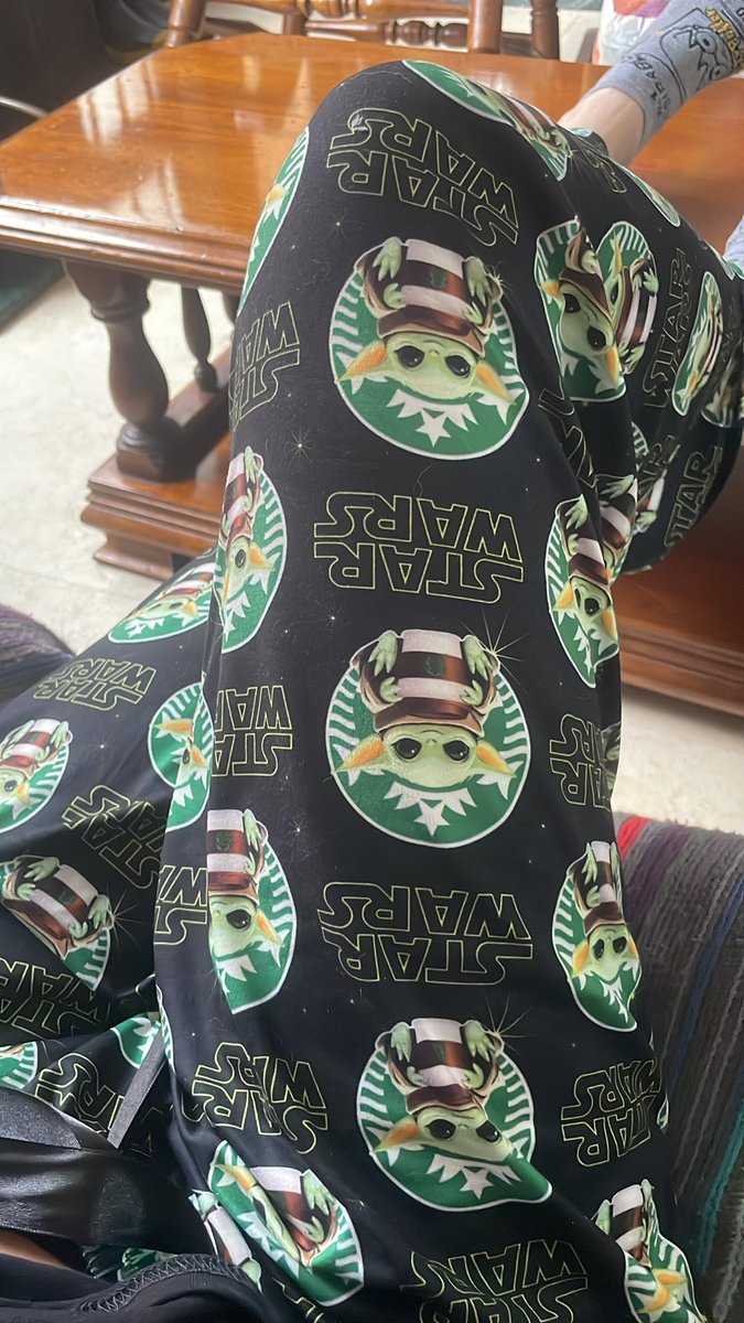 JuanaMorad's tweet photo. Obsesionada con esta pijama 😸 https://t.co/zSWNR8eU0R