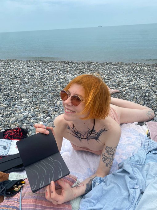 I draw, I rest the sea is relaxed https://t.co/lCCGF8nO4R subscribe on my fansly need your support for<a href="/tag/mydotclub"class="tags"><span>#mydotclub</span></a>
