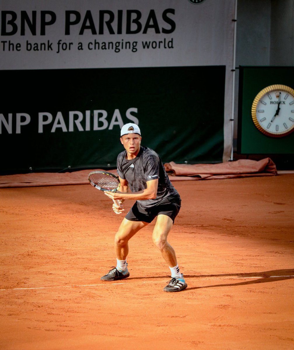 💪🧡 Rendez-vous ce soir les amis ! Je compte sur vous ! 🇫🇷 <a href="/rolandgarros/">Roland-Garros</a> <a href="/FFTennis/">FFT</a> #RolandGarros #RolandGarros2023