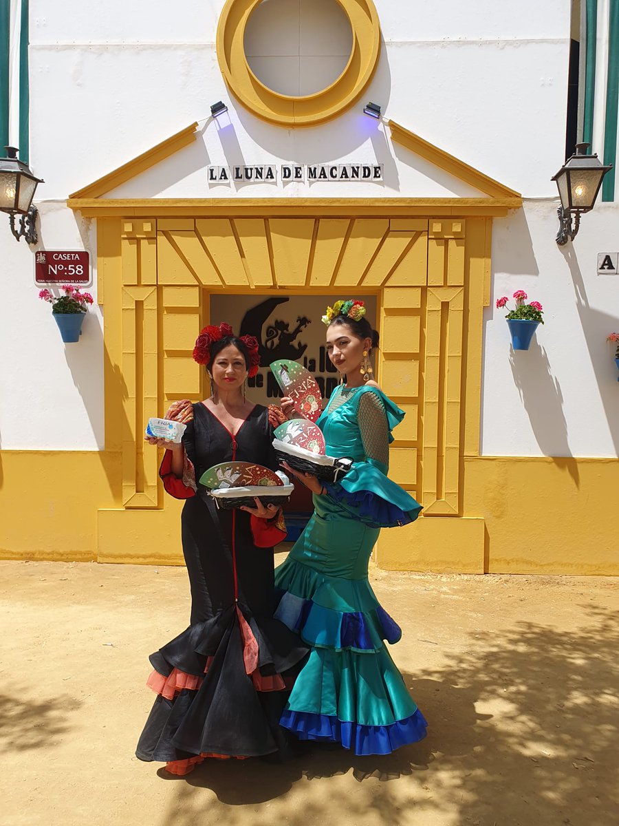 amaliagaroca's tweet photo. ✨Feria de Córdoba✨

Semana de #feriadecordoba intensa y de colaboración de #marketing con la empresa de cosmética #italia 🇮🇹 @friafriendsp

💃Con trajes de flamenca de @tamaral_costura 

#moda #eventos #Andalucia
#cordobaesp #desmarketingesp https://t.co/wgHPoNyKvp