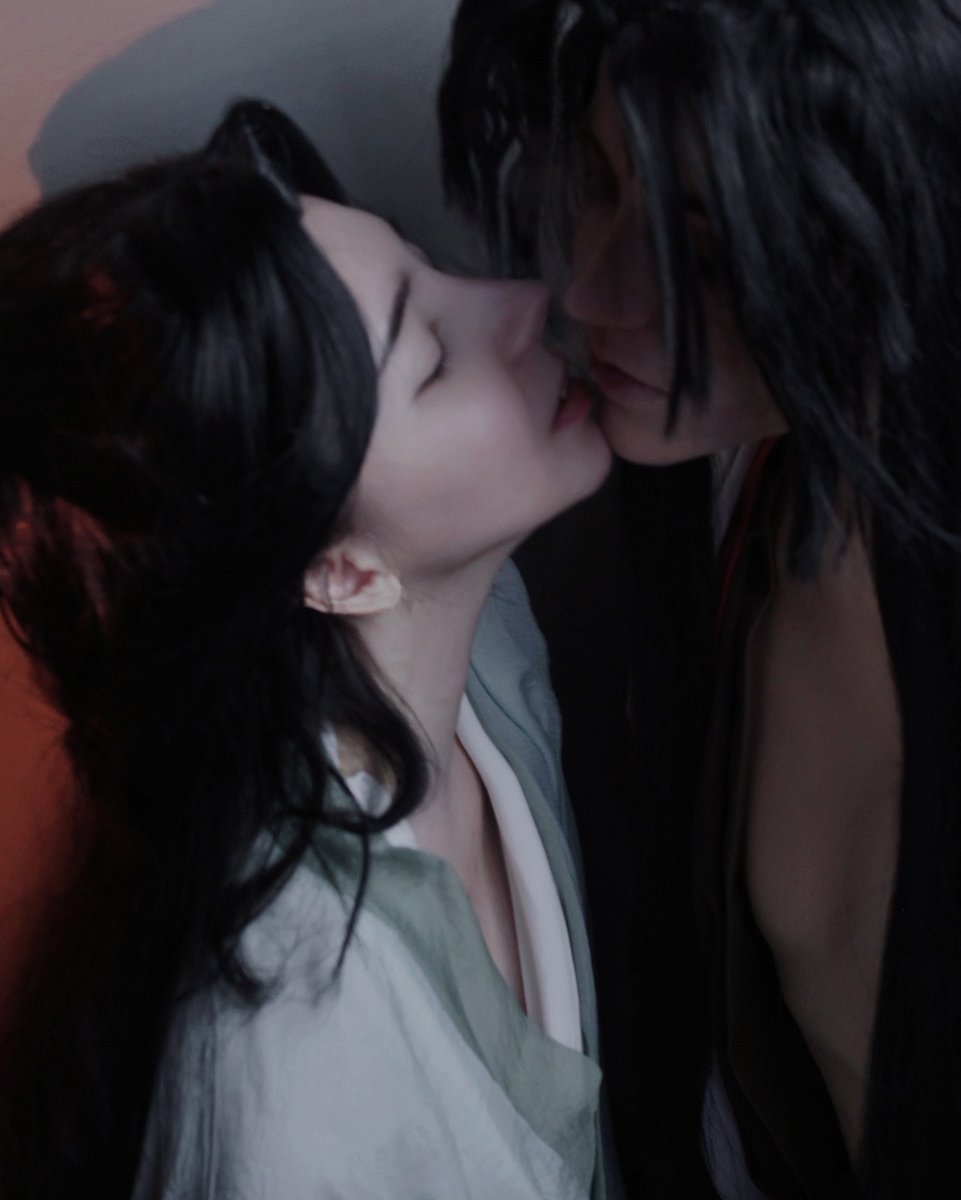 this shizun doesn't mind if you come a little closer... 

Fandom: The Scum Villain’s Self-Saving System
LuoBinghe: <a href="/Lira_Kay_/">Lira Kay</a>
Shizun: <a href="/lotuswine_/">Mr.cat</a>
Ph: @werewolf_arr

#svsss #LuoBinghe #ShenQingqiu #bingqiu #cosplay