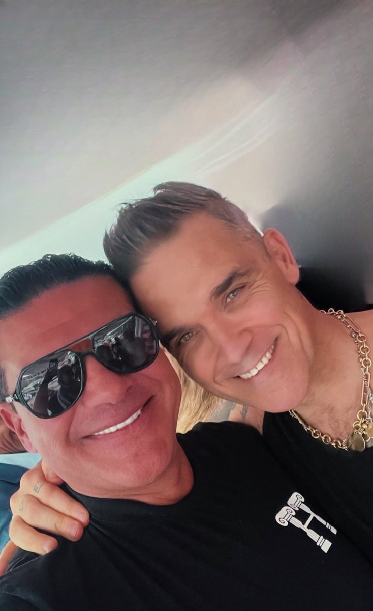 Two legends in one photo 🖤 @tamerhassan ⚡️@robbiewilliams 

#hadesempireclothing #buildingempires #robbiewilliams #MONACO #MonacoGP #legends #luxury #Mensfashion #luxuryclothing