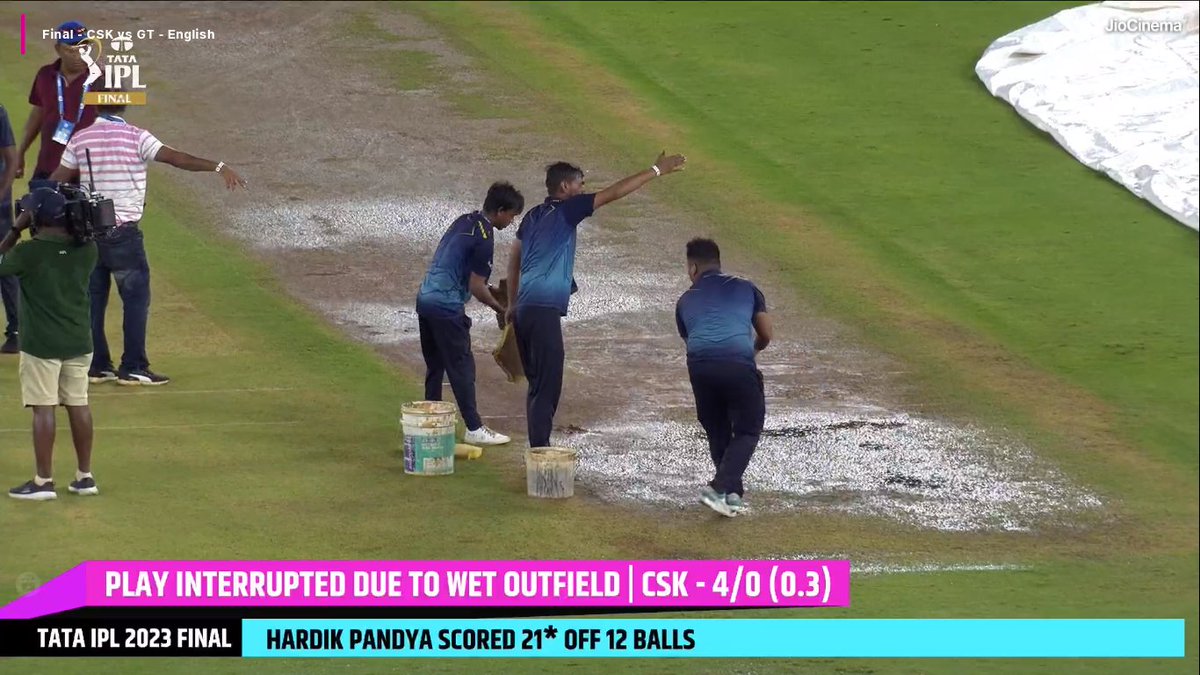 mufaddal_vohra's tweet photo. The practice wicket is completely wet.

An inspection at 10.45pm! https://t.co/apJjKUcDJZ