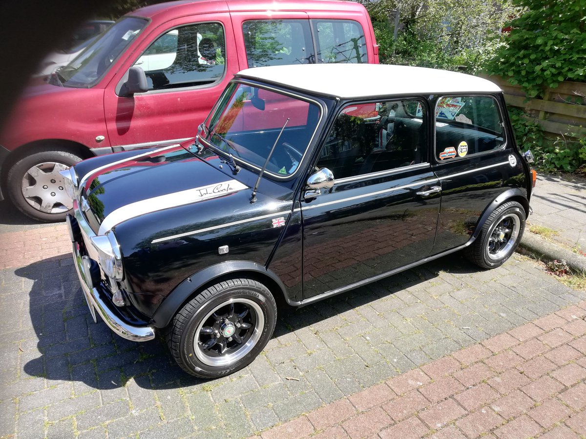 RikWerner's tweet photo. Gespot in Monnickendam. Een prachtige Mini Cooper by Rover! https://t.co/m0lLYMquZy