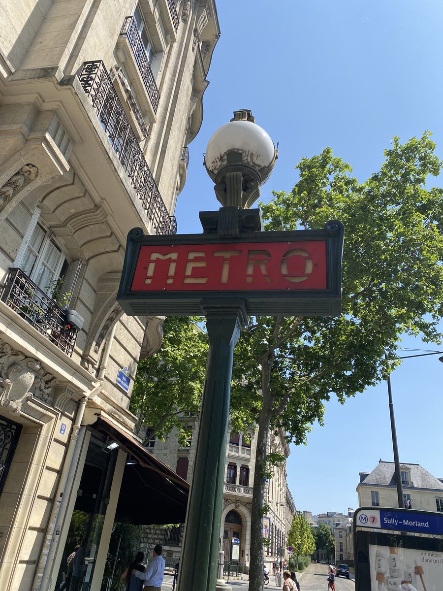bjcannell's tweet photo. J’dore Paris https://t.co/wyHFHSCaUE