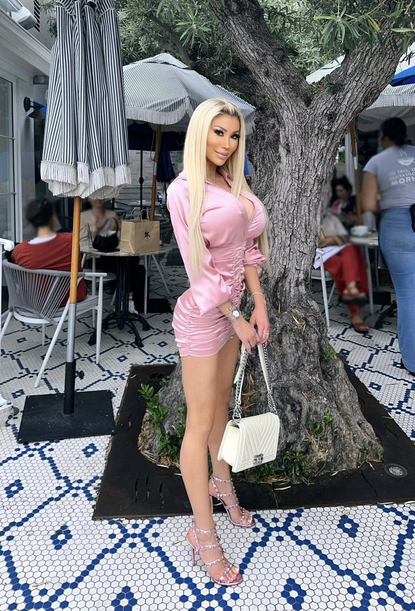 Monica Monroe on Twitter: "Pretty pink package 💕"