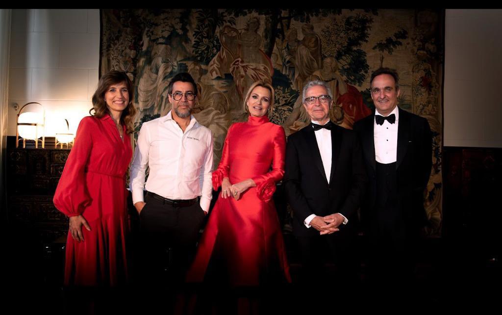 Our immense gratitude to those involved in the success of the event held to raise funds for the @CRISCANCERUK Foundation. A big thank you to Soprano @Ainhoarteta and Chef @QiqeDacosta who showed their commitment in the fight against cancer.