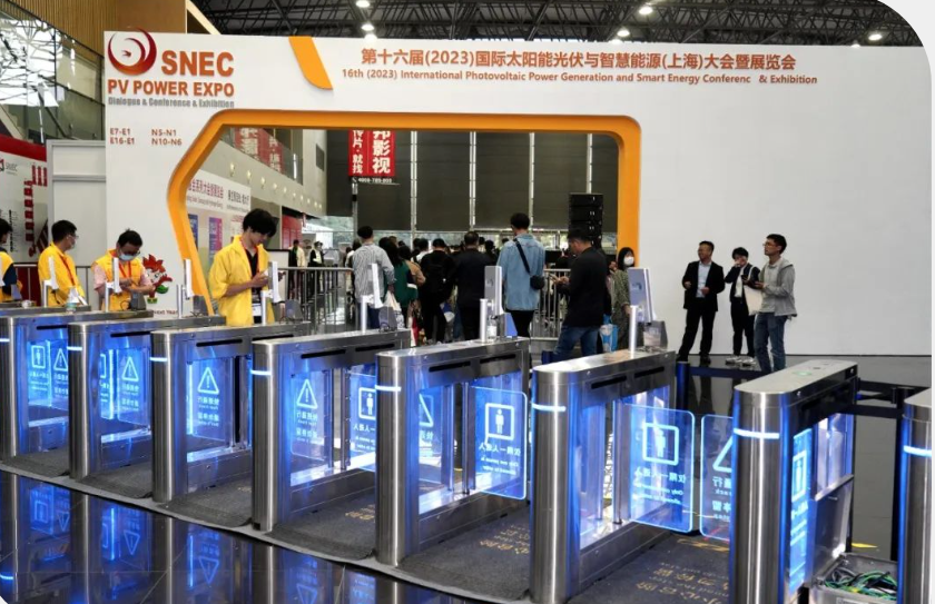 CRRC_TEC's tweet photo. CRRC Times Electric Strength Unveiled at Shanghai SNEC Photovoltaic Power Exhibition
#CRRC #snec #snecshanghai #snecpvpowershow #solarpower #solarexhibition #solarpower #soalrbattery #pvpower #photovoltaic https://t.co/T1YuWO38on