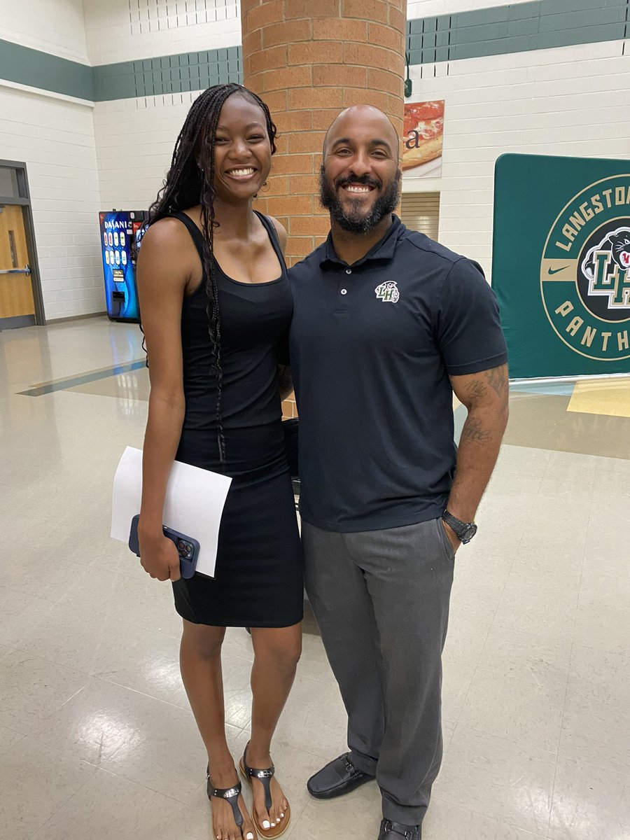 MalloryHolmes32's tweet photo. Track banquet recap https://t.co/LKlg7Iwudt