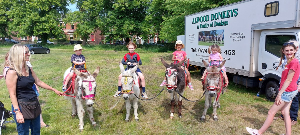 Wow - thank you Knutsford for coming to our Community Fair today..fabulous weather and a lovely time was had by all!
#Knutsford
<a href="/knutsfordnews/">Knutsford Guardian</a>