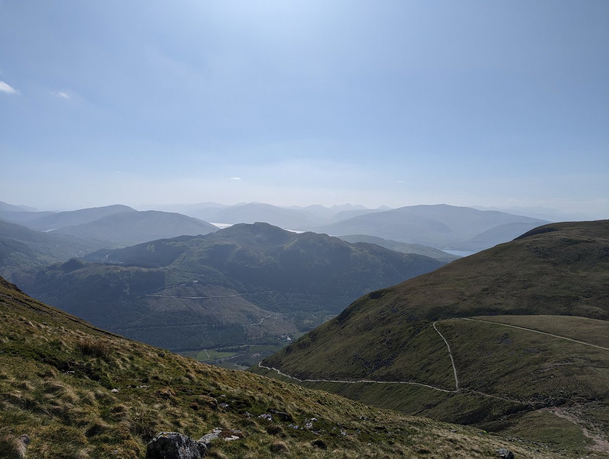 Fionamcd62's tweet photo. Looking down on the path up Ben Nevis a few days ago ☀️😎 https://t.co/yL5oLbtrsa