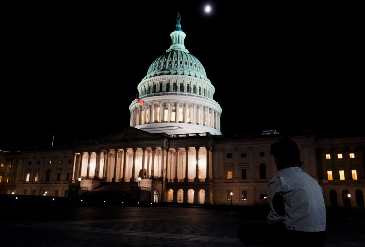 AnselNiko1's tweet photo. #debtceling 
Congress expected to vote this week on the debt ceiling deal 

After many weeks of high-stakes negotiations, President Joe Biden and House Speaker Kevin McCarthy have reached a debt ceiling agreement. The deal is expected to be sent to Congress later this week. https://t.co/7bKaFCas9L