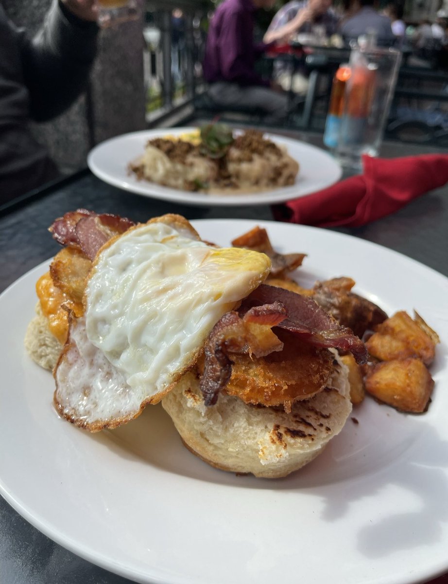 Summerpeach80's tweet image. Breakfast was A-M-A-Z-I-N-G!  🤤😋☺️

#middayvibes