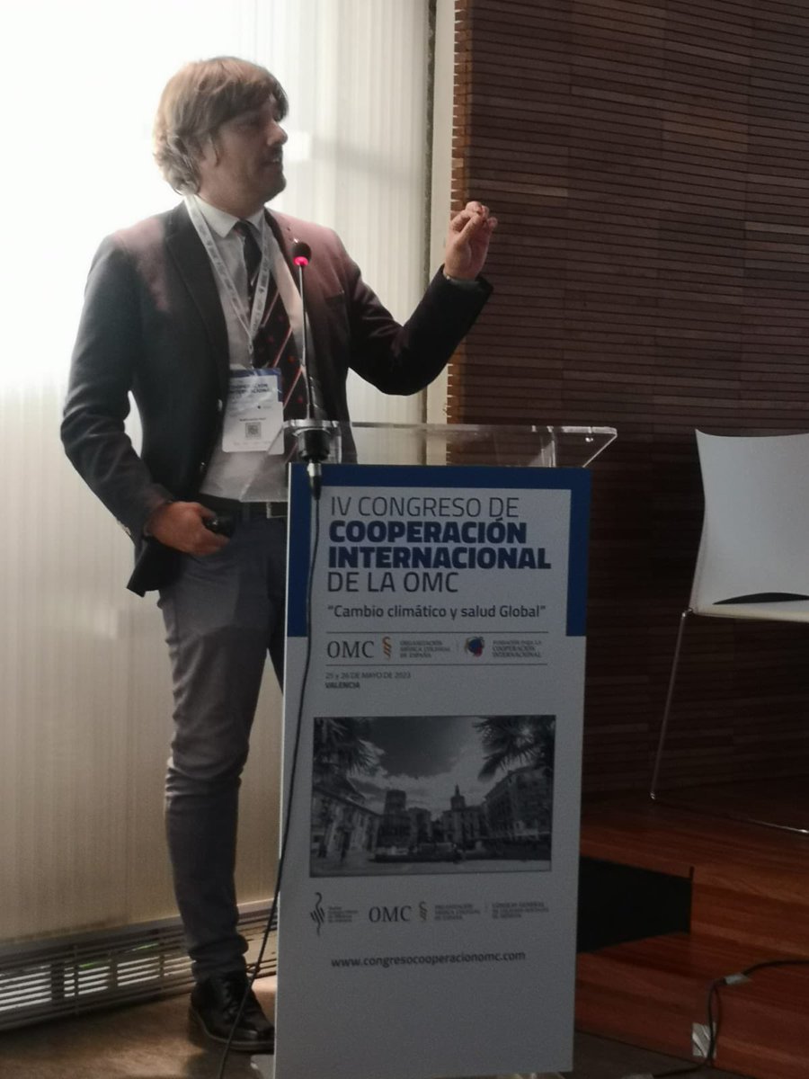 rubueno10's tweet photo. 🦟 I’m very glad to have participated in #ClimateChange & #GlobalHealth debates last week in #València, putting the focus on #VectorControl, #Aedes #mosquitoes spread & #arboviruses outbreaks 🦠
#IVCongresoFCOMCI #FCOMCI #CooperaciónInternacional https://t.co/3bD9yOs8te