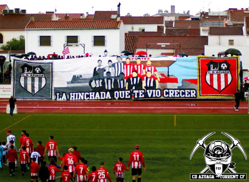 FRB_CDA's tweet photo. Del albero al césped artificial.
De la Regional a todo un PlayOff nacional.

La azuagueña, la más fiel:
¡LA HINCHADA QUE TE VIO CRECER! https://t.co/SFt4U8AN8f