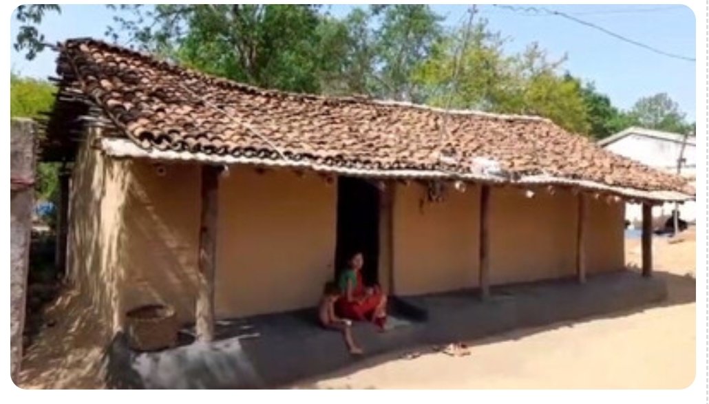 BDas18's tweet photo. For wife's #Treatment #Father is selling 4 months own #Son 1.what Anganwadi workers doing!2. #BSKY is a #SCAM else why it's happening,Why this natural rich district facing this huge #Inhuman issues! what #GrassrootLevel employees R doing! #saveodishawithbndas #SATYAGRAHWITHBNDAS https://t.co/NNwGMZHmU4