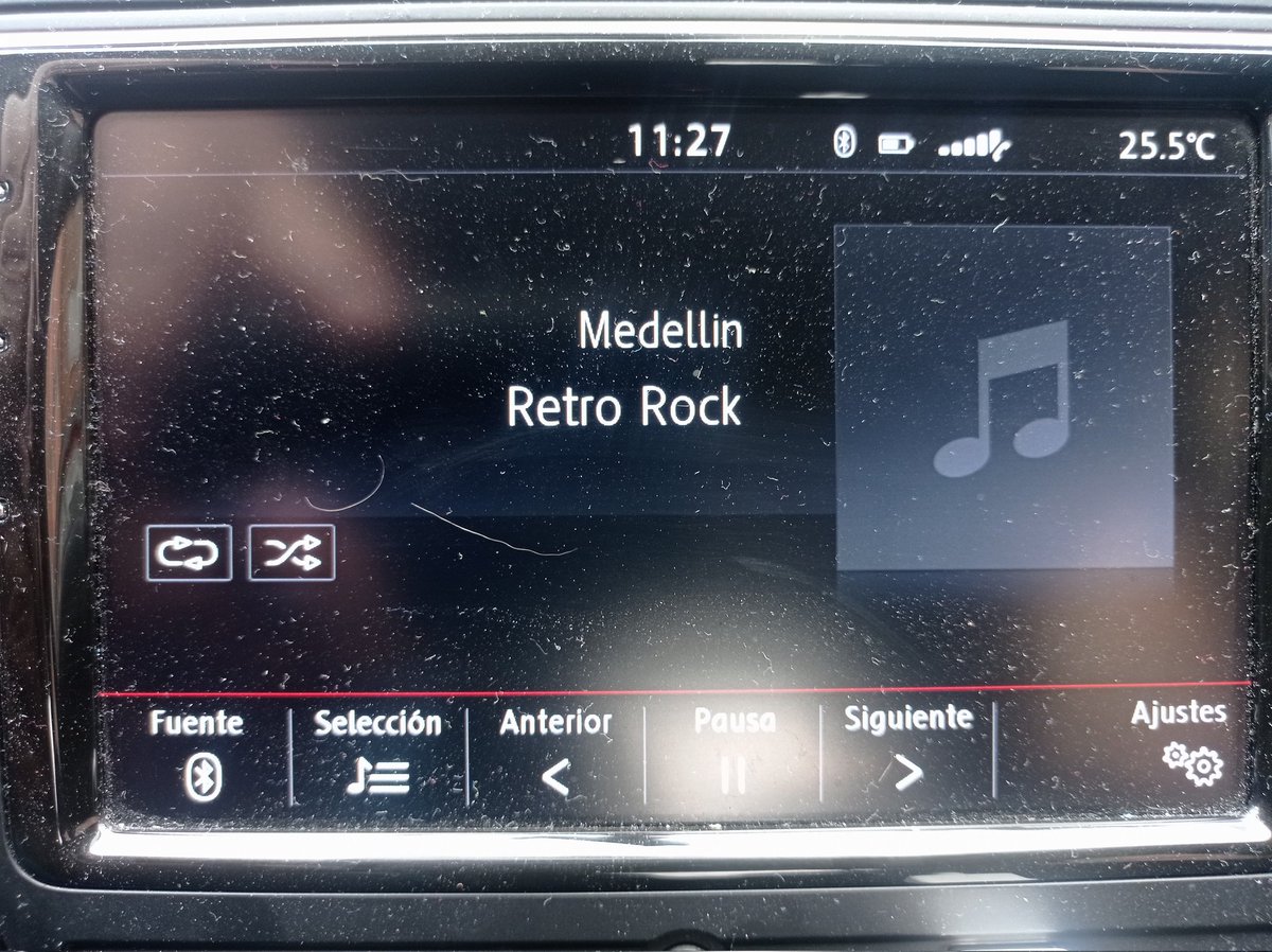 Segunda hora de #RetroRock escuchando al gran @juankiss67 desde Bogotá.
@Radioacktiva_ @Radioacktivamed