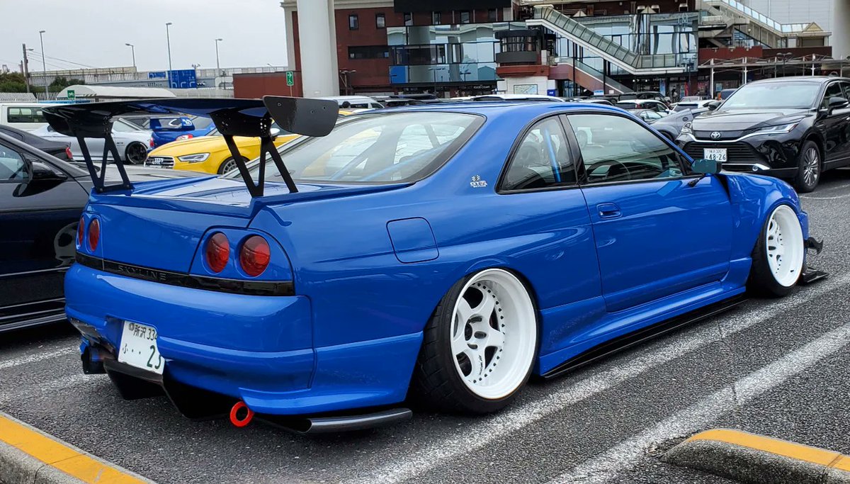 jdmglobalWH's tweet photo. 1 of 188 R33 GTR LM Limited in Champion Blue - much rarer than Midnight Purple!
#DaikokuPA #R33 #GTR #RB26dett #BCNR33 #R33LM #R33GTR #rb26 #workwheels #workmeister #fastandfurious #tokyodrift #wangan #jdm #stance #fitment #hellaflush https://t.co/Dgo3yc3JaK