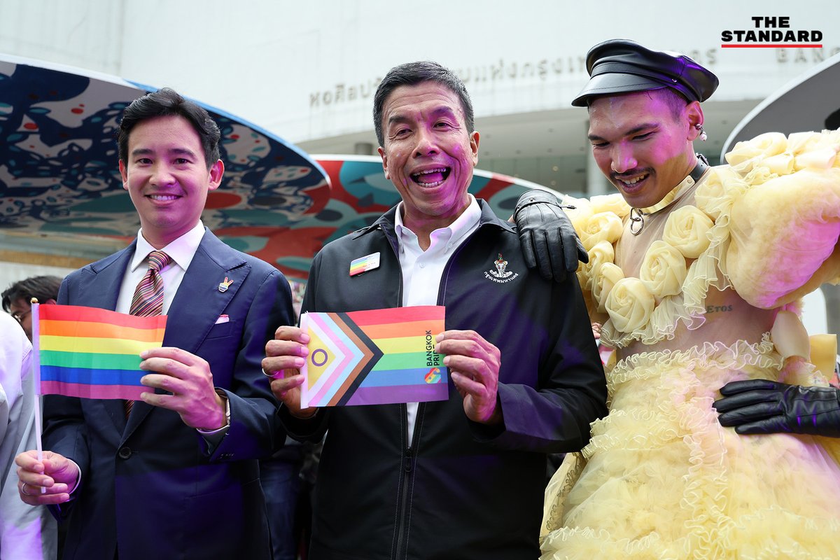 thestandardth's tweet photo. (1) เมืองกรุงเทพฯ นับถอยหลังร่วมเฉลิมฉลองเทศกาลแห่งความภาคภูมิใจ ‘#PrideMonth’ เตรียมจัดพาเหรดธงสีรุ้งยาวที่สุดในประเทศไทย 4 มิ.ย. นี้

#TheStandardLGBTQ #LGBTQ #BangkokPride  #pridemonth2023 #สมรสเท่าเทียม #ก้าวไกล #พิธา #ชัชชาติ 

ภาพ: ฐานิส สุดโต https://t.co/a2HEokMNJK