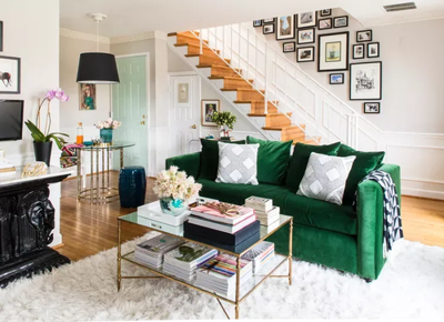 We’re unpacking the real difference between the two and if it's okay to consider them one and the same. keepingyouinformed.info/sofa-vs-couch-…