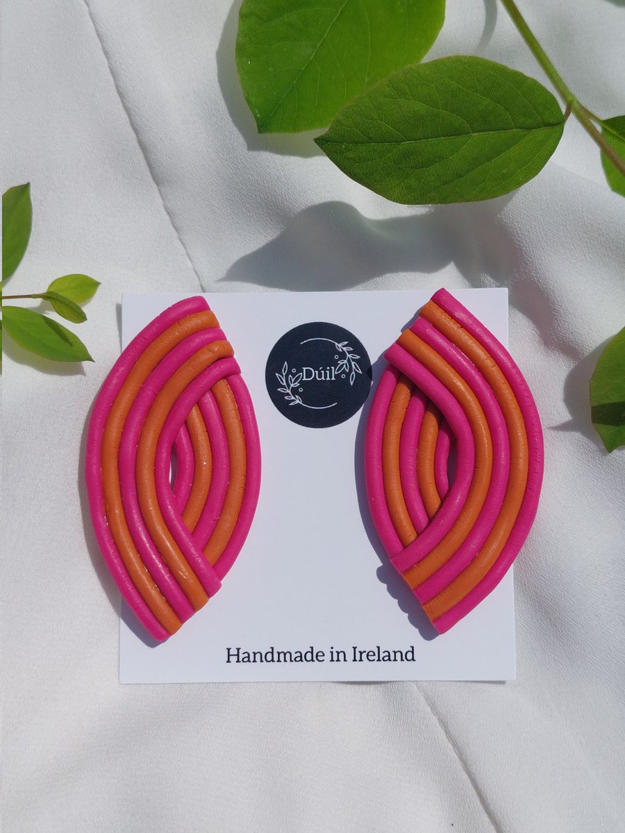 I love an oversized stud!!!

Find these fun studs at the link below:

duilireland.myshopify.com/products/pink-…

 #polymerclayearrings #fimo  #irishjewellery #irishdesign #irishcraft #buyirishonline #buyirish #lovemadelocal  #statementearrings #statementjewelleryireland #irishstyle