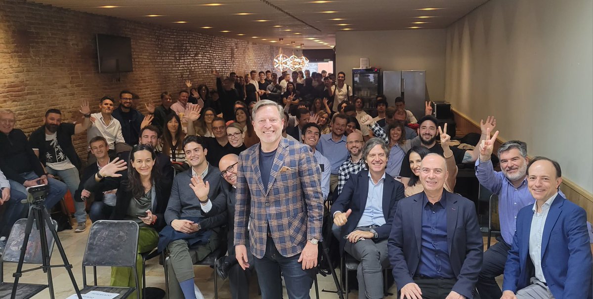 agilescaleup's tweet image. Excited to be a co-founding partner in Barcelona-based @Bcombinator_com...52 investments to date...enjoyed an evening of sharing.
#verneharnish #scalingup #BCombinator #investments #Barcelona