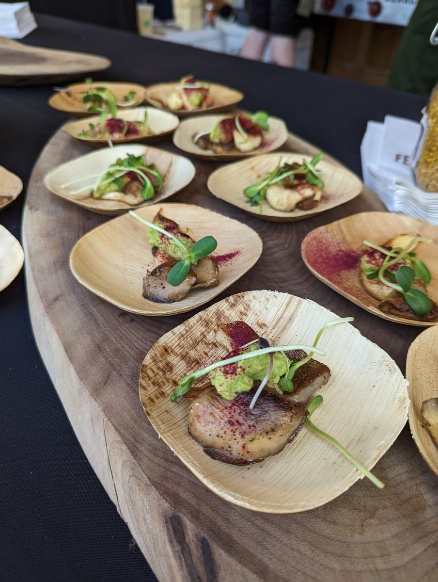 Looking for a unique experience with incredible eats that you'll dream about for weeks? You need to attend a Feast on the Farm event by @OntarioCulinary! They knocked it out of the park as 3 amazing #Peterborough chefs showcased their talents yesterday. #TheKawarthas #FeastON