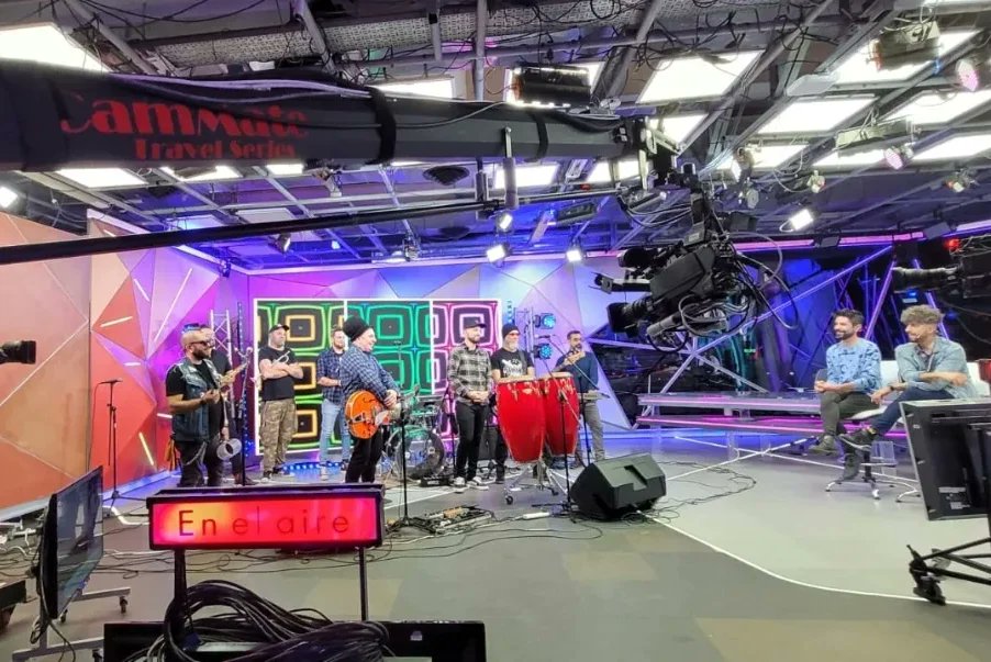 karamelosantoOK's tweet photo. #tosteando #rapmusic en @redespiertostn @todonoticias
Agradecidos disfrutando la música! #KarameloSanto
#30añoskaramelo #rockmendocino #rockargentino #tvlive https://t.co/KH6pUe76Gw