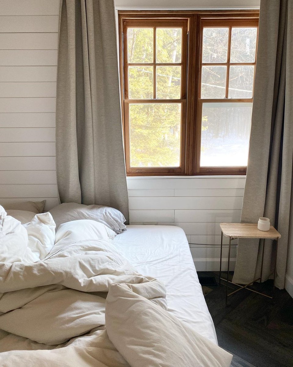 It's Monday, which means you have permission to press snooze a few more times. 😴

(@waterflowcabin via IG)