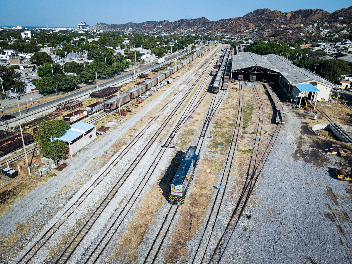 ANI_Colombia's tweet photo. ¡#BuenasNoticias!🤩 Este fin de semana los corredores férreos🛤️ concesionados movilizaron carga en simultánea.

Continúa ⬇️ https://t.co/QK5YbkBJhz