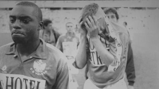 29.05.1994

📅 𝙐𝙣𝙖 𝙛𝙚𝙘𝙝𝙖 𝙜𝙧𝙖𝙗𝙖𝙙𝙖 𝙖 𝙛𝙪𝙚𝙜𝙤 𝙚𝙣 𝙚𝙡 𝙘𝙤𝙧𝙖𝙯𝙤́𝙣 𝙙𝙚 𝙡𝙖 𝙛𝙖𝙢𝙞𝙡𝙞𝙖 𝙫𝙚𝙧𝙙𝙞𝙗𝙡𝙖𝙣𝙘𝙖.

Más de 7.000 toledanos se desplazaron a Valladolid con una ilusión que duró 80 minutos 💔

#SiempreCDToledo 💚⚪️