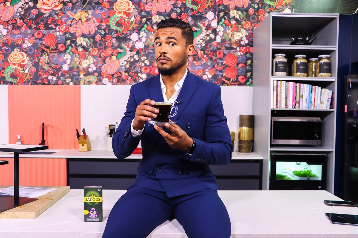 expressoshow's tweet photo. Be honest. Spill The Beans with @JacobsKronungSA 🤭
Do you think couples have to share their phone passwords with each other?
Tell us using #withJacobs and you could win a Jacobs Coffee Hamper plus R2000 CASH! Comp closes 31 May.
Ts&amp;Cs apply https://t.co/yn8IWBmN0k
#ExpressoShow https://t.co/qbXx0Dfkyn