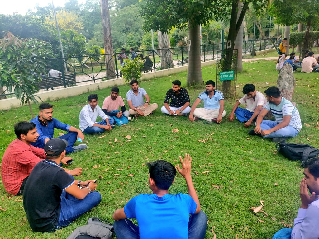 isatyam_mishra's tweet photo. Today @abvplu unit organised a #study_circle on the topic "Overview and Political Scenarios over New Parliament".
#abvplu #abvp4awadh https://t.co/nu2p6JG9TW
