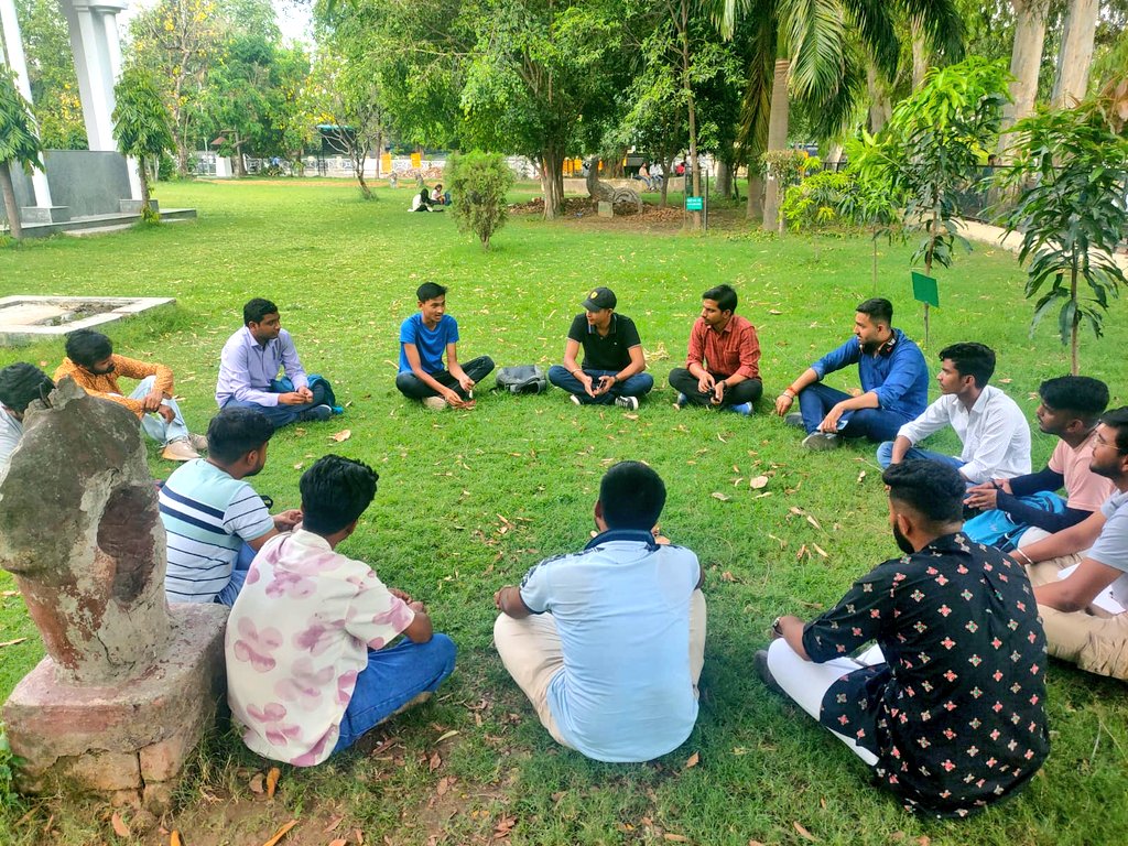 isatyam_mishra's tweet photo. Today @abvplu unit organised a #study_circle on the topic "Overview and Political Scenarios over New Parliament".
#abvplu #abvp4awadh https://t.co/nu2p6JG9TW