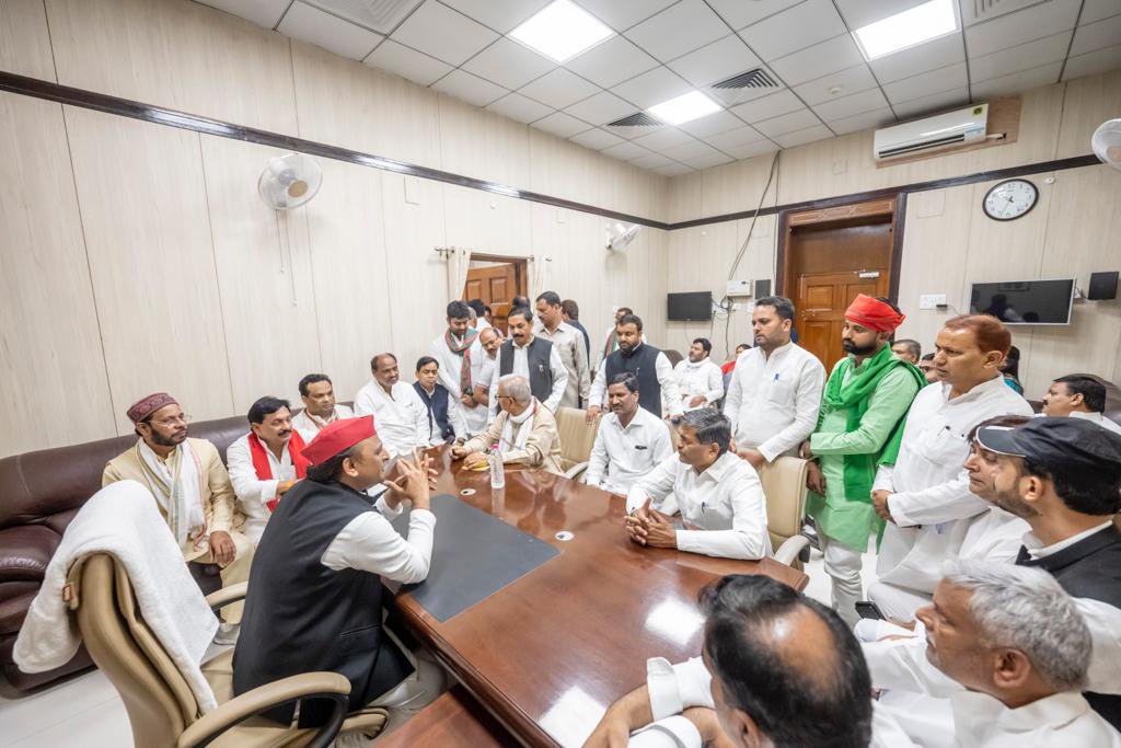 Akhilesh Yadav tweet media