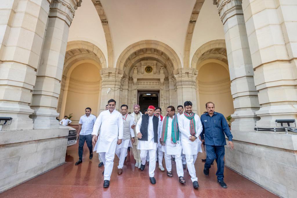 Akhilesh Yadav tweet media