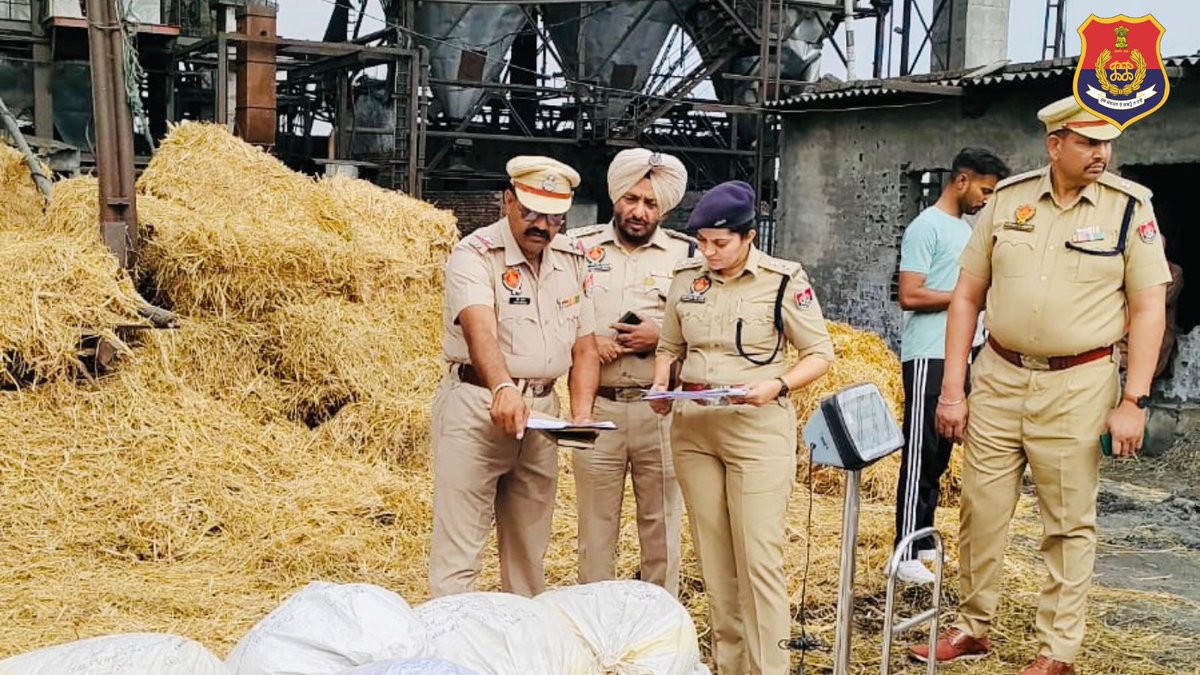 𝐃𝐫𝐮𝐠 𝐃𝐢𝐬𝐩𝐨𝐬𝐚𝐥 𝐛𝐲 𝐅𝐚𝐳𝐢𝐥𝐤𝐚 𝐏𝐨𝐥𝐢𝐜𝐞.

Fazilka Police destroyed 4.427 Kg heroin, 569.650 Kg poppy husk, 948 narcotic tablets, 1.100 Kg Ganja and 0.013 Kg Smack seized in 29 NDPS cases registered in the district.
#DrugDisposal