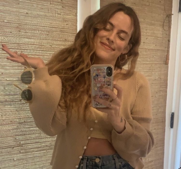 Happy Birthday to my little princess Riley Keough ilysm  