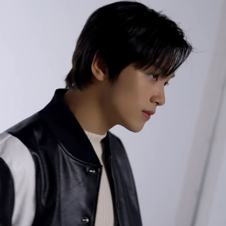 thepiscesy's tweet photo. — it hurts to hurt,

lee haechan ; few tweet au
by thepiscesy https://t.co/mvFrubbV41