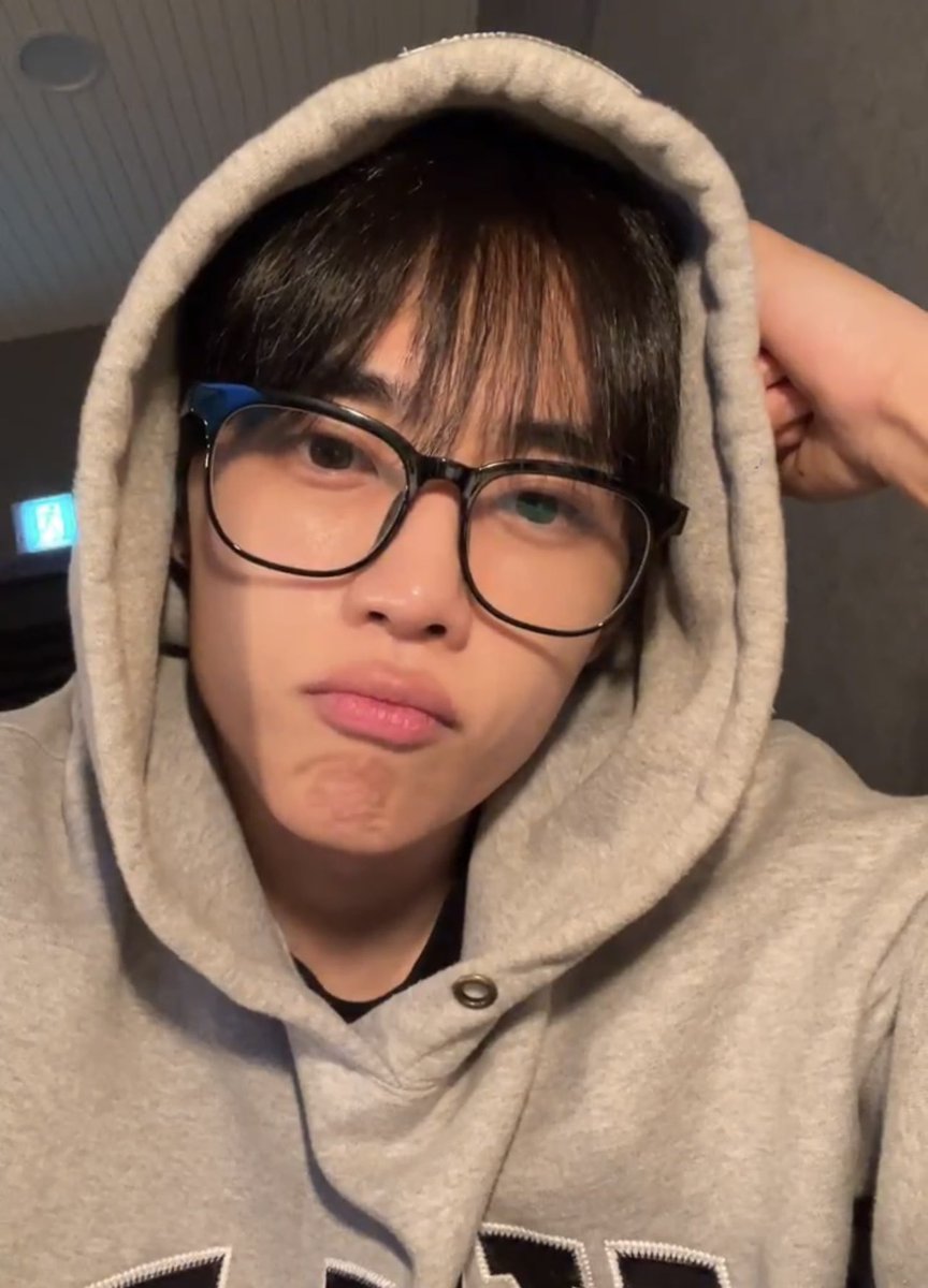 keeperkyuu's tweet photo. Sunwoo taking over the tl again, as he should https://t.co/GdNHQuIjcS