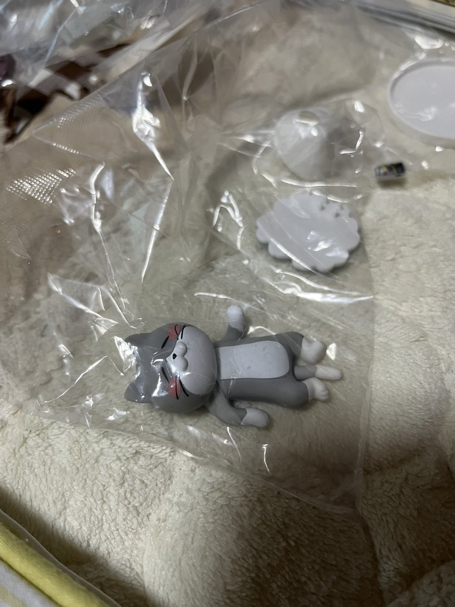 KazuxH's tweet photo. #仕事猫
 #トイズキャビン

こ、これは…！ https://t.co/YE2mG3gqkD
