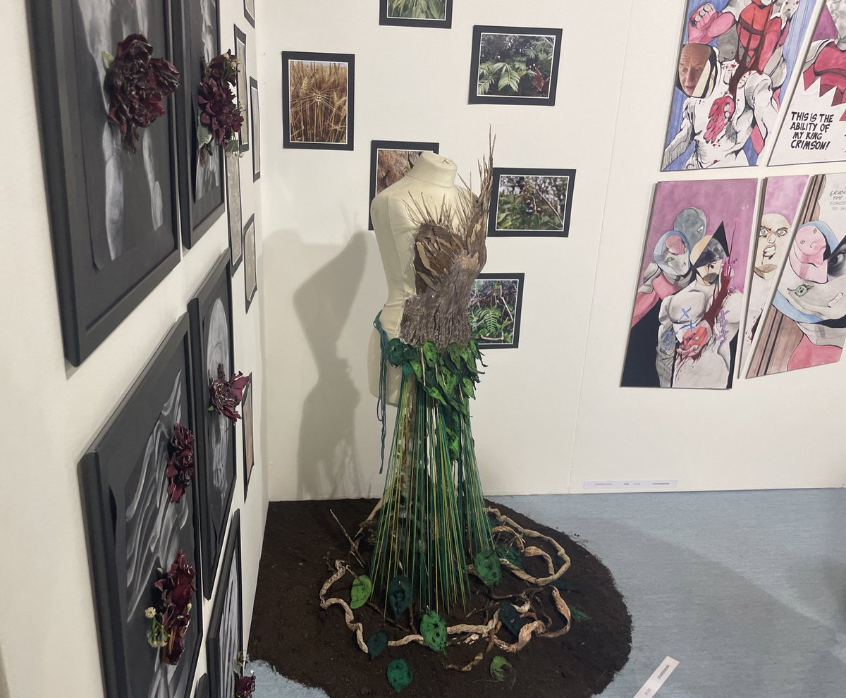 The <a href="/StChrisArt/">Art | St Chris Bahrain</a> student exhibition was simply beyond brilliant. The History Department ventured up during the grand opening &amp; were truly blown away! 🖼️ 🎨 #StChrisHistory #StChrisArt #StChrisSenior