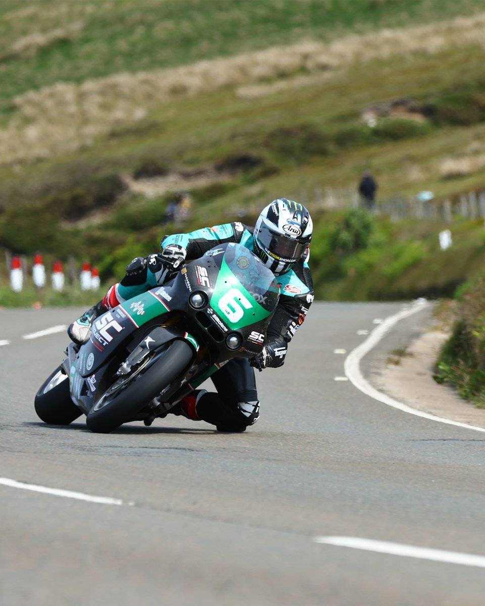 ttracesofficial's tweet photo. 🐂 @M_Dunlop3 is under lap record pace from a standing start in the very first qualifying session of #TT2023 🔥

#TTQualifying1 #Supertwin https://t.co/c1CsQNtCit