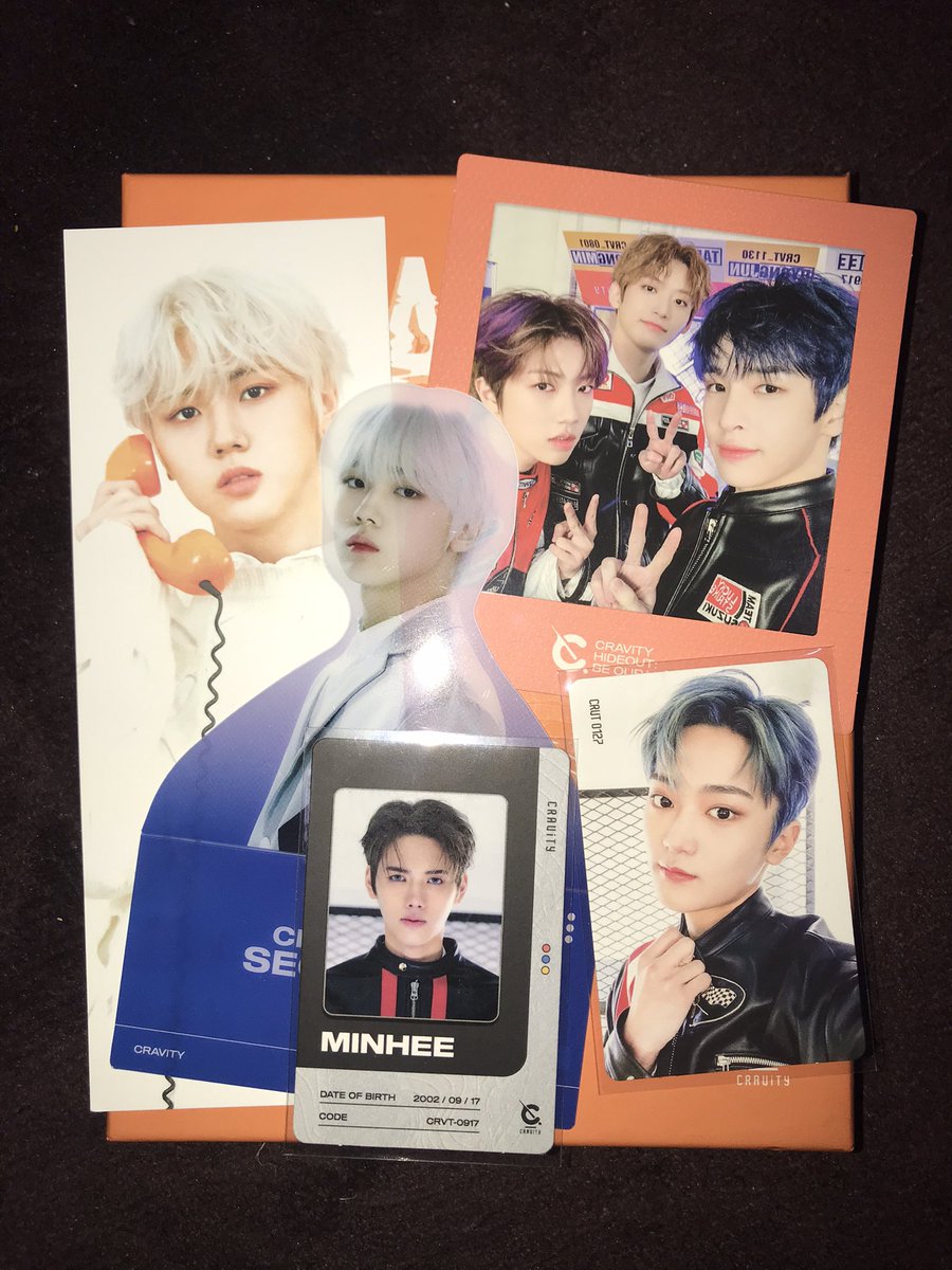 fallinmonx's tweet photo. [ WTS 🇲🇾 ONLY ] help rt 🙏🏻

✨ wts cravity album
✨ accept payment through TnG &amp; shopeepay only
✨ selling in set , RM 60 inc postage 

  #pasarcravity https://t.co/IdXxFb0pMf