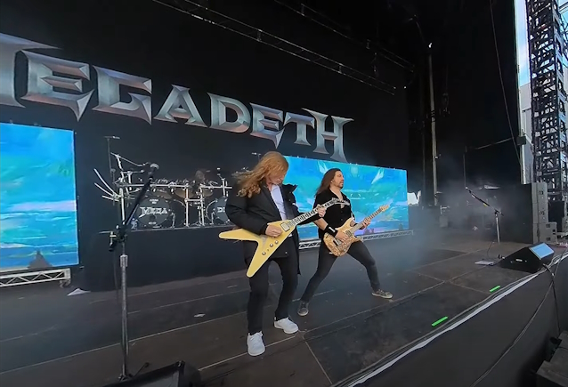 Go Behind The Scenes of MEGADETH's Appearances At 2023 KNOTFEST AUSTRALIA blabbermouth.net/news/go-behind…