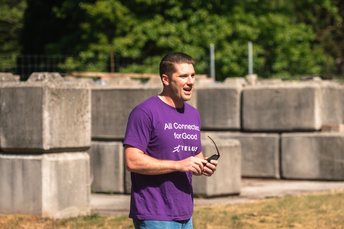 davidwkyle's tweet image. Always a pleasure to volunteer at the Sunshine Coast Botanical Gardens with #TeamTELUS members.

We’ve grown participation in this #GiveWhereWeLive event from 8 to 35 over the last two years.

Thanks to @TELUS for encouraging us to take the time to have days like this.